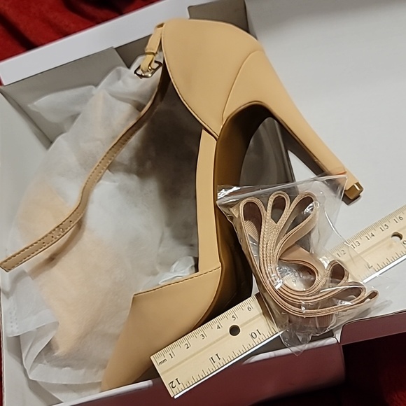 NIB dream pairs nubuck pointed toe 2 kinds of ankle strap ribbon or buckle. - Picture 5 of 7
